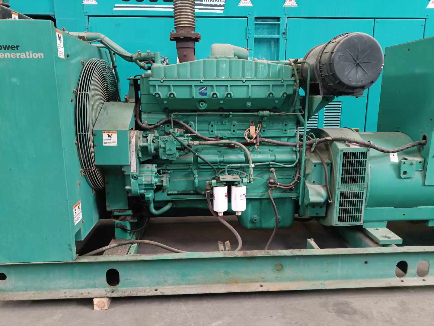 大足过载会对 600kW 柴油发电机组造成哪些损害？