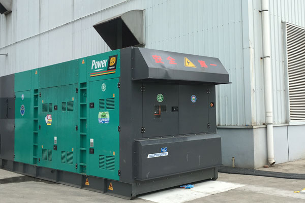 大足燃油滤清器的更换流程是怎样的？