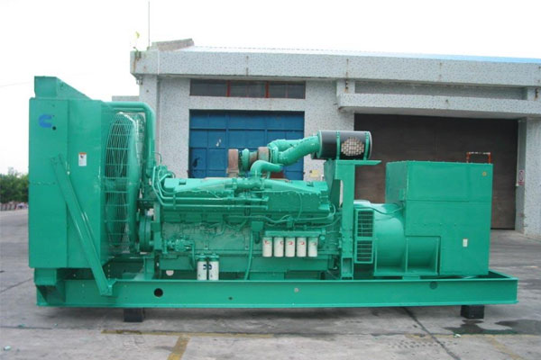 大足工厂发电机应急发电时如何更准确地检查发电机状态？