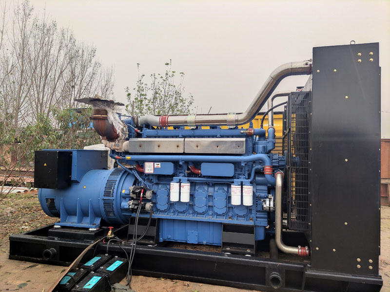 大足柴油发电机组更换机油时，应遵循哪些步骤？